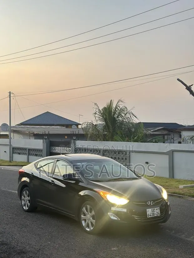 Hyundai Elantra Limited Sedan FWD (1.8L 4cyl 6A) 2013 Black · Photo 1