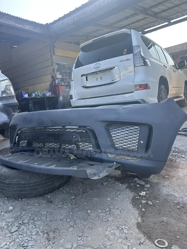 Land Rover Range Rover Sport SVR 2017 2018 2019 2020 2022 Front Bumper · Photo 1