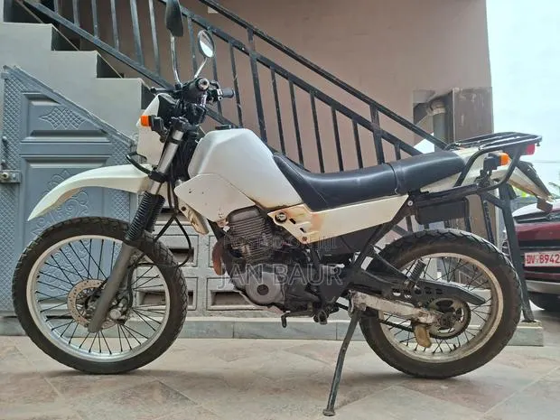 Yamaha 1998 White · Photo 1