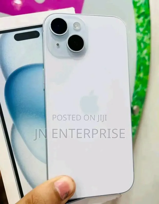 New Apple iPhone 15 256 GB White · Photo 1