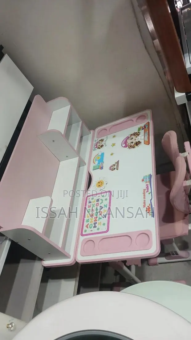 Adjustable Kids Study Desk · Photo 2