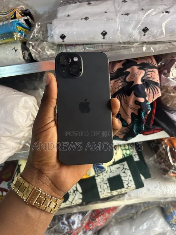 Apple iPhone 15 128 GB Black · Photo 1