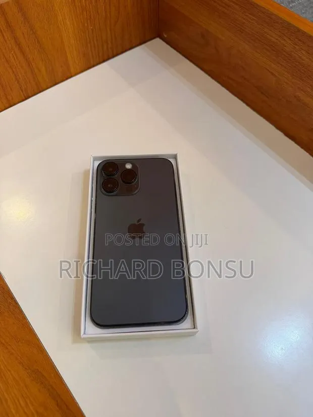 New Apple iPhone 15 Pro 256 GB Black · Photo 1