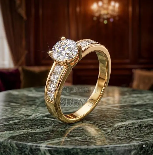 High Quality Stainless Gold Engagement/Promise Ring · Photo 1