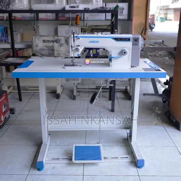 Jack F6 Sewing Machine · Photo 1