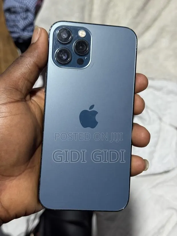 Apple iPhone 12 Pro Max 256 GB Blue · Photo 1