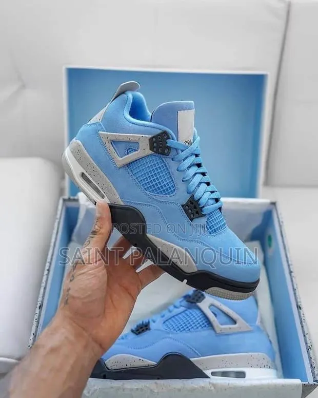 Jordan 4 University Blue · Photo 1