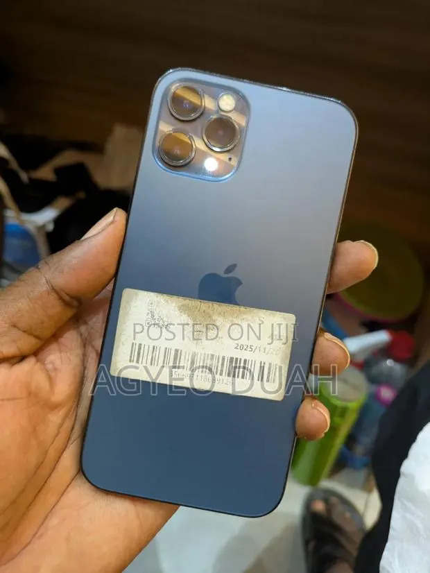 Apple iPhone 12 Pro 128 GB Blue · Photo 1