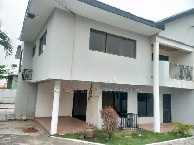 4bdrm Duplex in Community 18, Spintex for rent · Photo 1