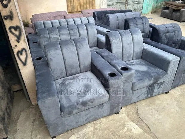 Comfortable 7 Seater Sofa Set · Photo 1