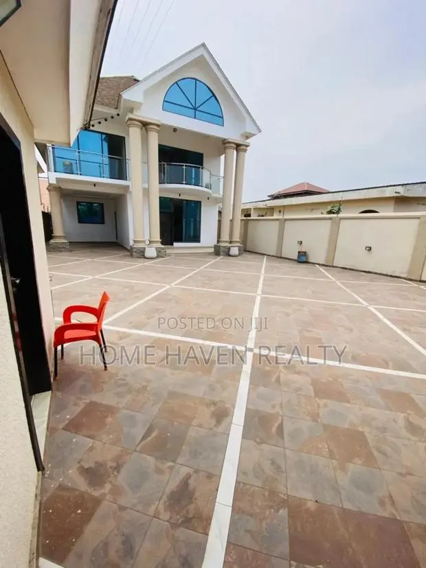 5bdrm House in Westland for sale · Photo 1