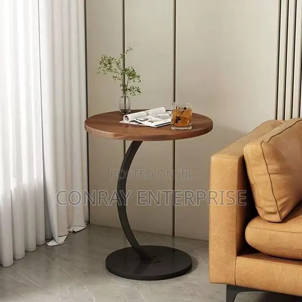 Coffee C Table. · Photo 1