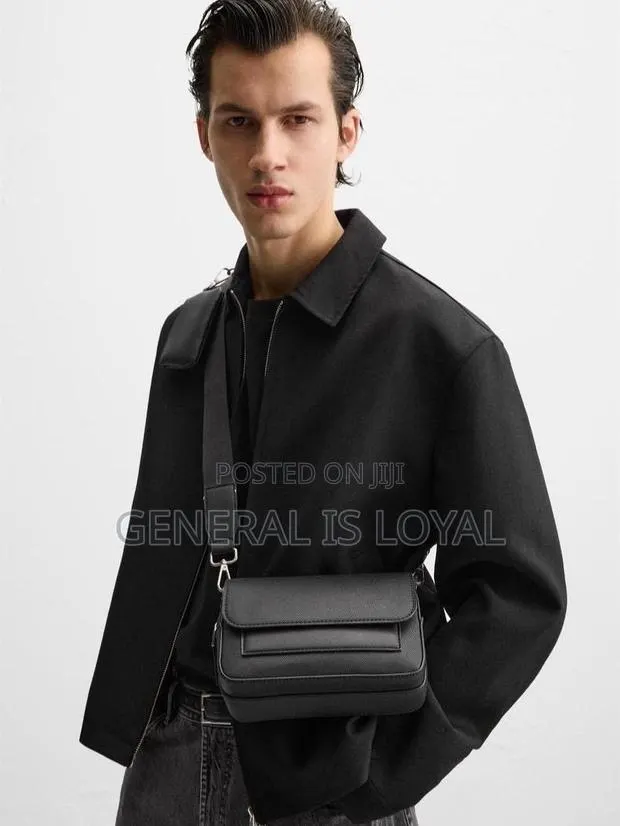 Zara Leather Side Bag · Photo 1