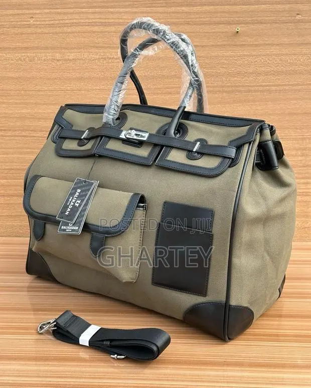 Two Toned Canvas Leather Unique Design Duffle Bag || Green · Photo 1