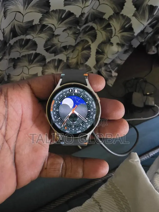 Samsung Galaxy Watch 7, 44m (Plus Different Colour Staps) · Photo 1