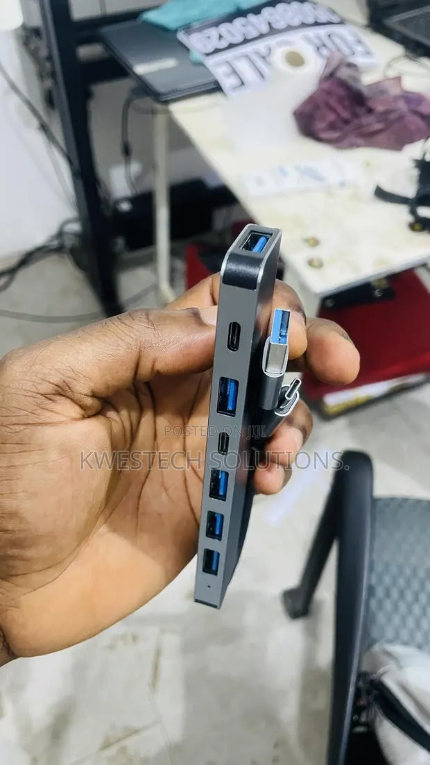 Usb and Type-C Port 7 in 1 · Photo 1