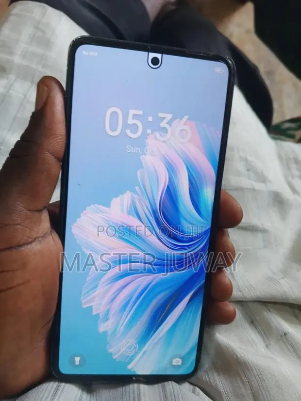 Tecno Camon 20 256 GB Bronze · Photo 1