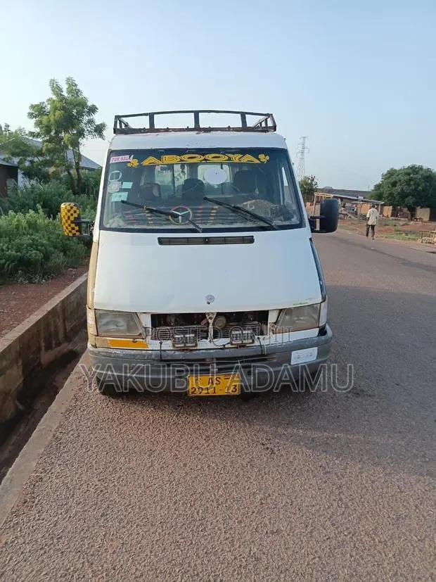 Mercedes-Benz Sprinter 1995 White · Photo 1