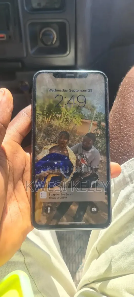 Apple iPhone XS Max 64 GB Black · Photo 1