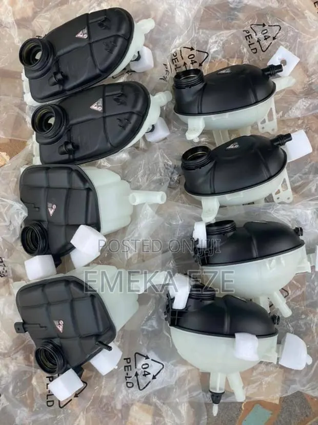 Expansion Tank Fit Mercedes-Benz C300 C250 CLA250 · Photo 1