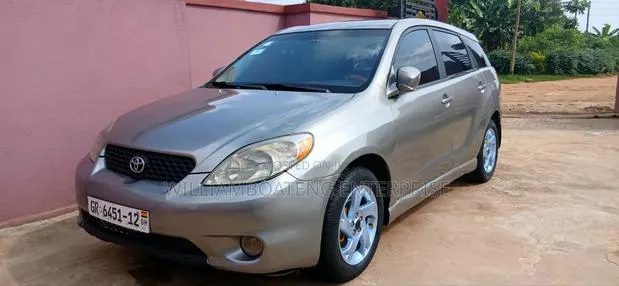 Toyota Matrix XR Hatchback FWD (1.8L 4cyl 4A) 2008 Gray · Photo 1