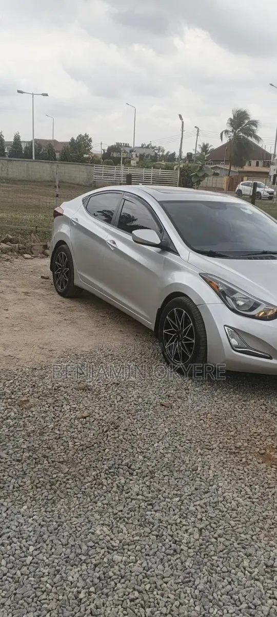 Hyundai Elantra 2015 Silver · Photo 1