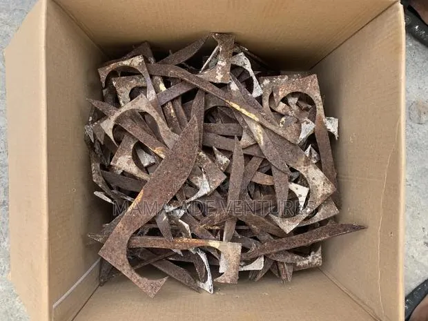 Fence Wall Spikes/Chippings · Photo 1