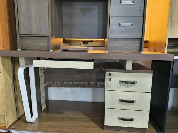 Executive 1.4m Desk · Photo 1