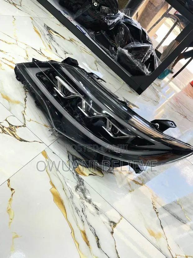 Camry 2012/14 Spec Headlight · Photo 1