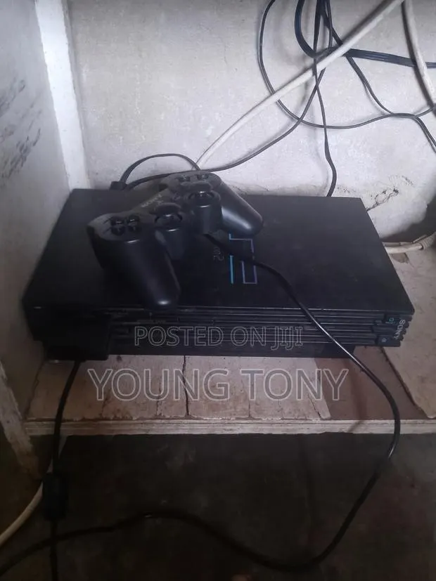 Ps2 Game Loaded With Games and 2 Controllers · Photo 1