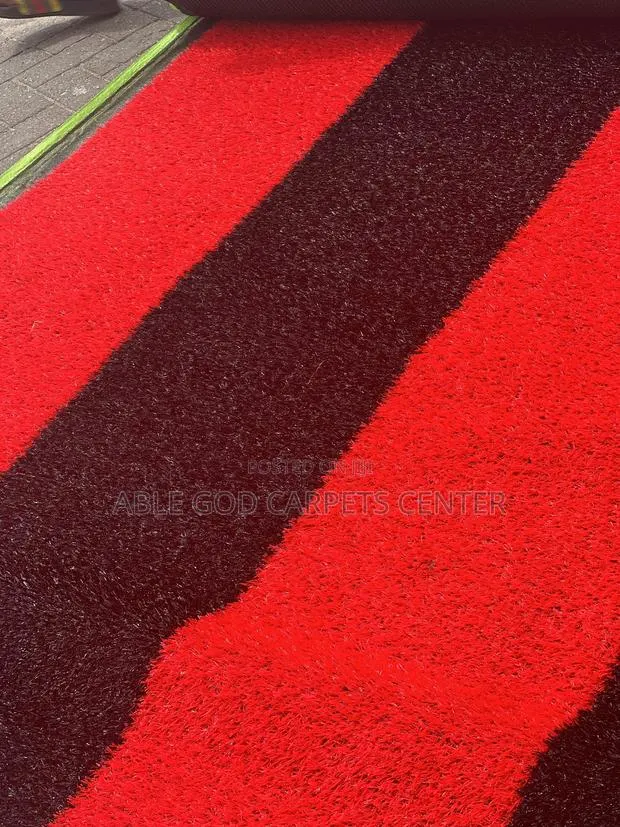 Two Colors Red and Black Artificial Grass Carpets · Photo 1