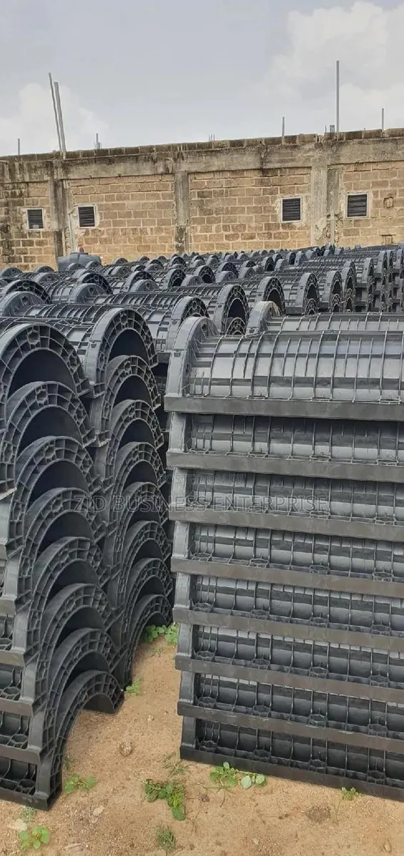 Pillar Moulds · Photo 1