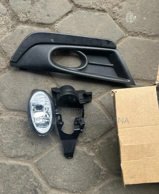 Honda CRV Foglight/Fog Light Covers/Seat 2017 2018 2019 2020 2021 2022 · Photo 1