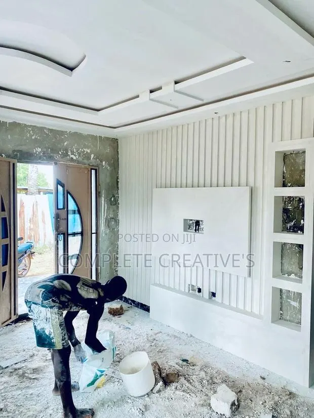 Complete Tv Unit Design/ Pop Installation Masters / Wall Skimming · Photo 1