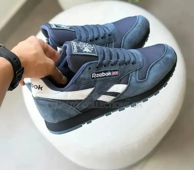 Reebok Classic Navy Blue and White · Photo 1