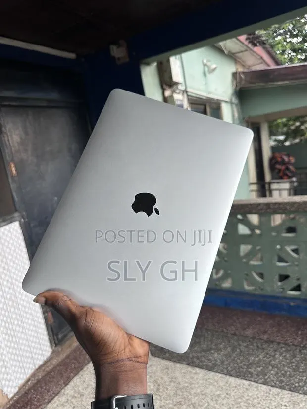 Laptop Apple MacBook Pro 2020 16GB Intel Core i5 HDD+SSD 512GB · Photo 1