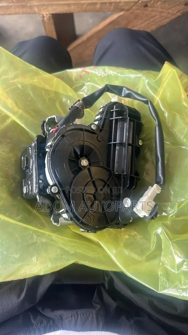 Honda CRV Boot Lock Locker 2023 2024 2025 2026 · Photo 1