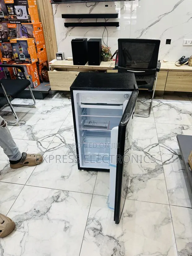 Purchase the New Black 92l Fridge Mini Size Table Top · Photo 1