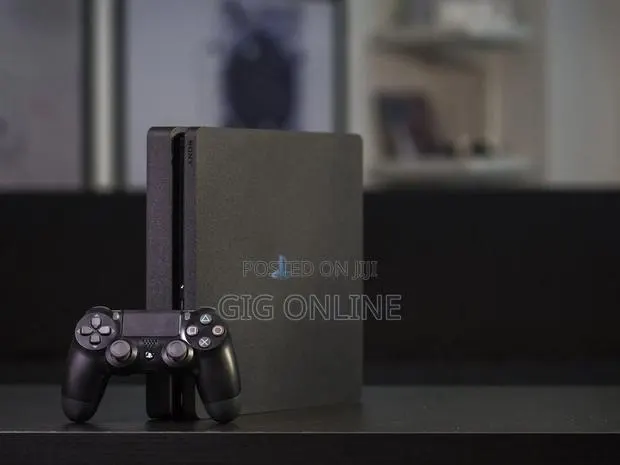 UK Used PS4 Slim · Photo 1