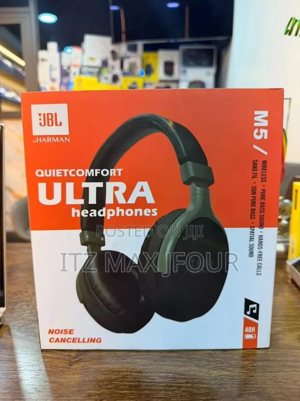 JBL Ultra Headset · Photo 1