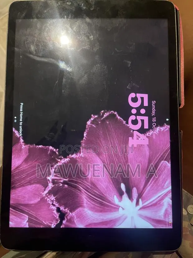 Apple iPad 9.7 64 GB Silver · Photo 1