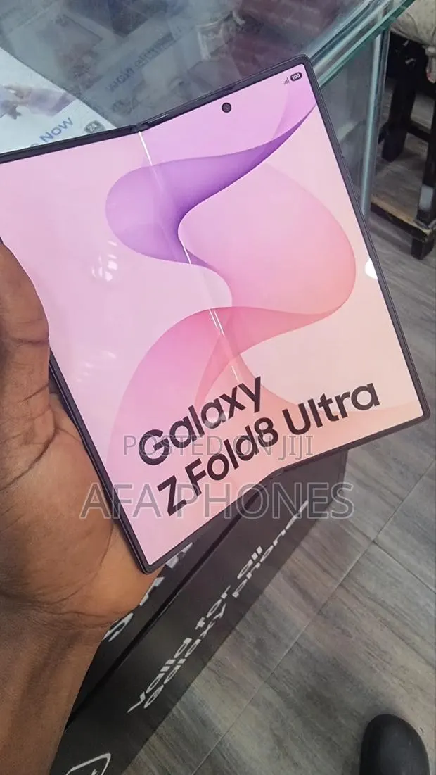 New Samsung Galaxy Z Fold8 Ultra 256 GB Graphite · Photo 1