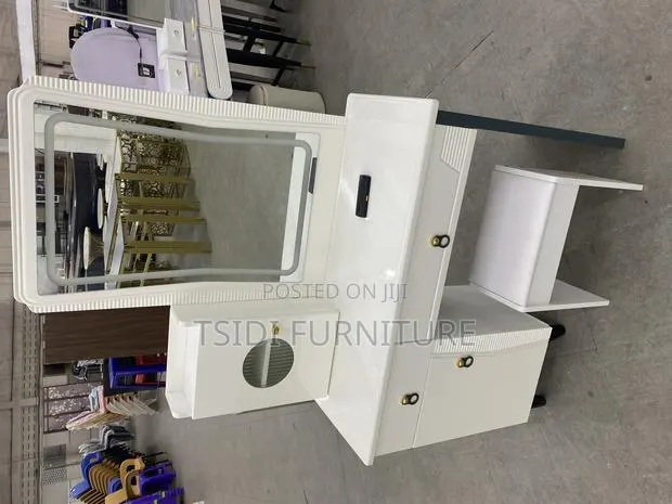 Dressing Table · Photo 1