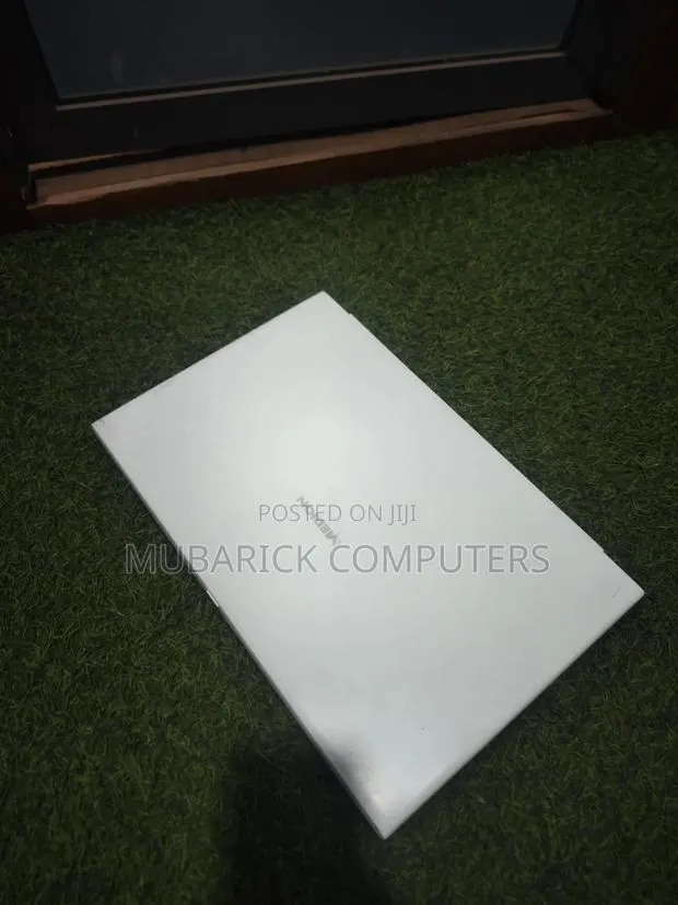 Laptop Medion Akoya S6421 8GB Intel Core i3 HDD+SSD 500GB · Photo 1