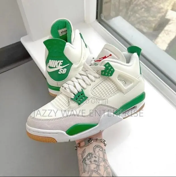 Men Sneakers · Photo 1