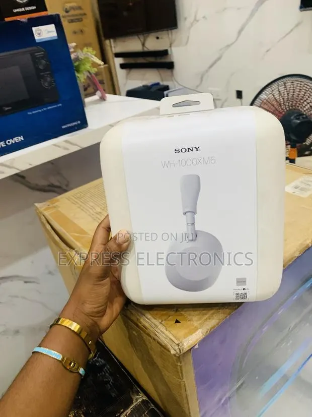 Lovely New Sony WH-1000XM6 the Noise Cancelling Wireless Headphones · Photo 1