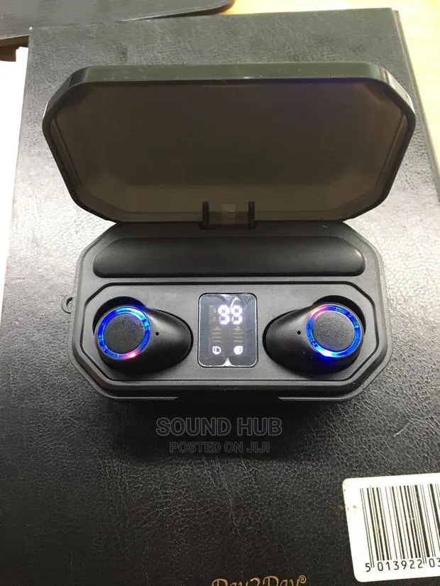 Ear Buds With Integrated Power Bank · Photo 1