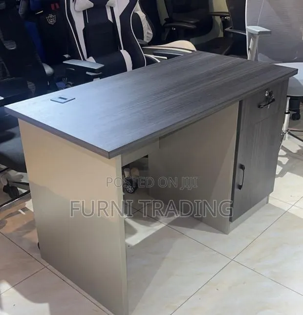 Office Desk · Photo 1