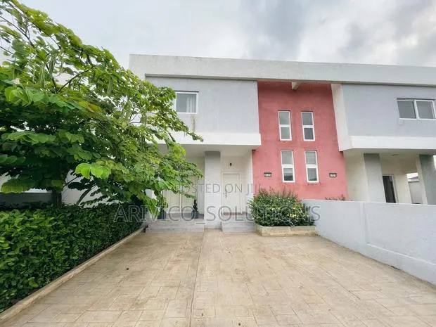 Furnished 3bdrm Townhouse / Terrace in The Greens, Tema Metropolitan · Photo 1