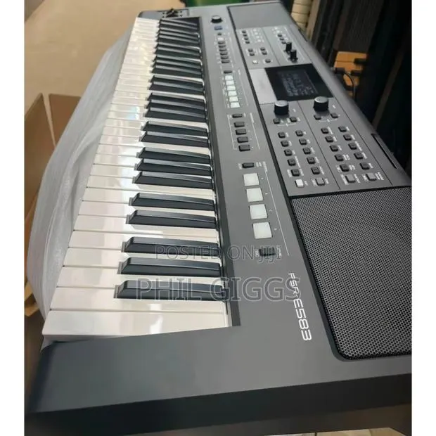 Yamaha PSR E 583 Keyboard · Photo 1